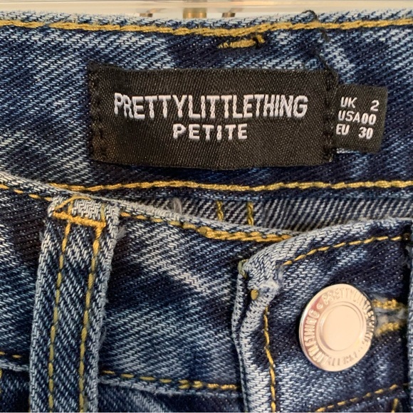 NWT* Pretty Little Thing Barrel Leg Split Hem Jeans - Picture 8 of 9